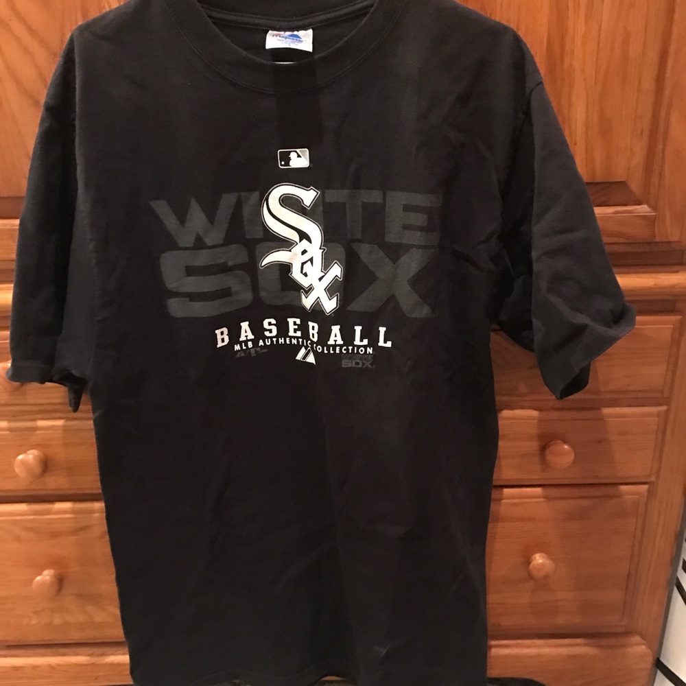 Majestic black white socks tshirt